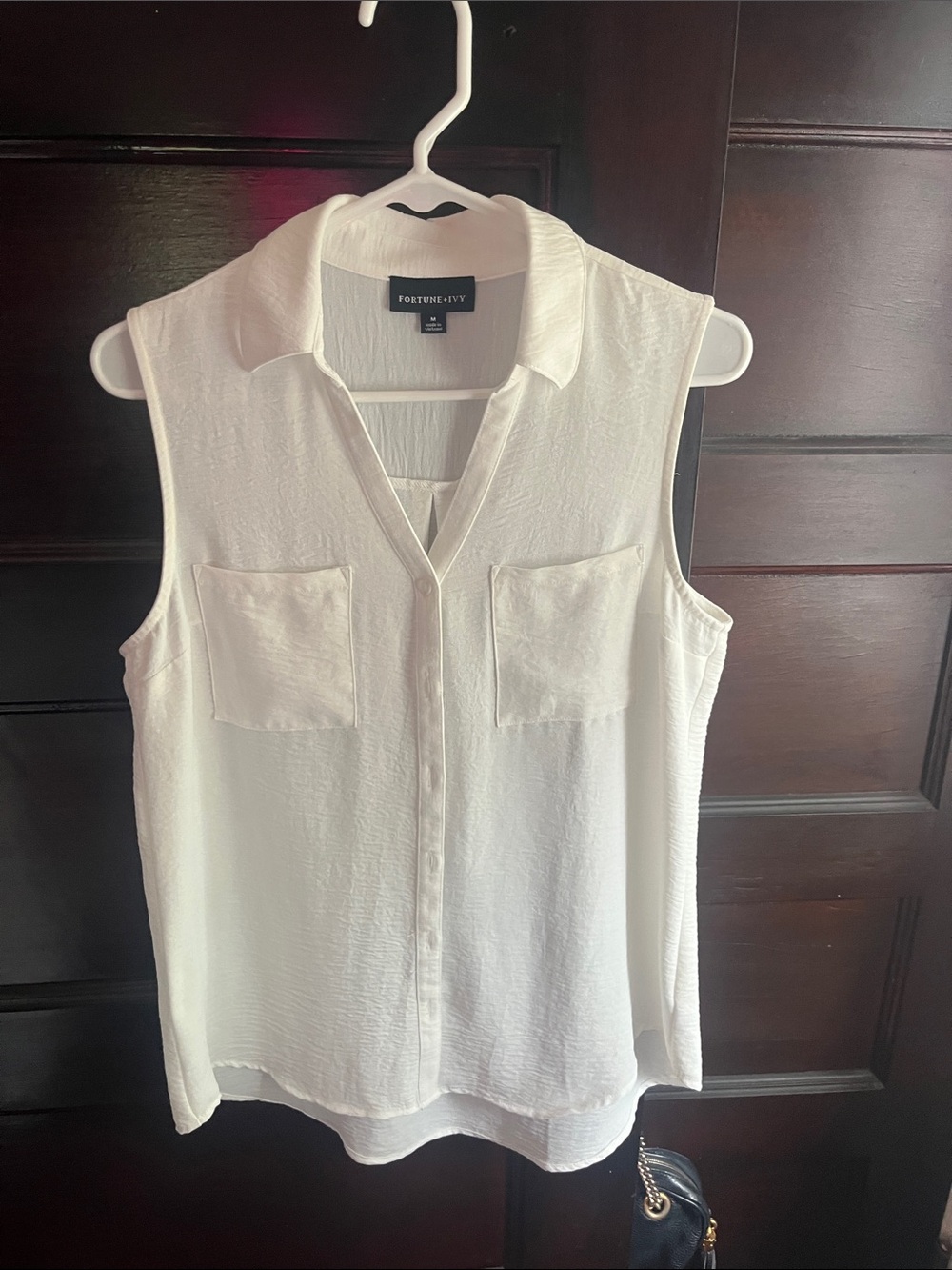 Fortune+Ivy White Sleeveless Button-Front Collared Camisole